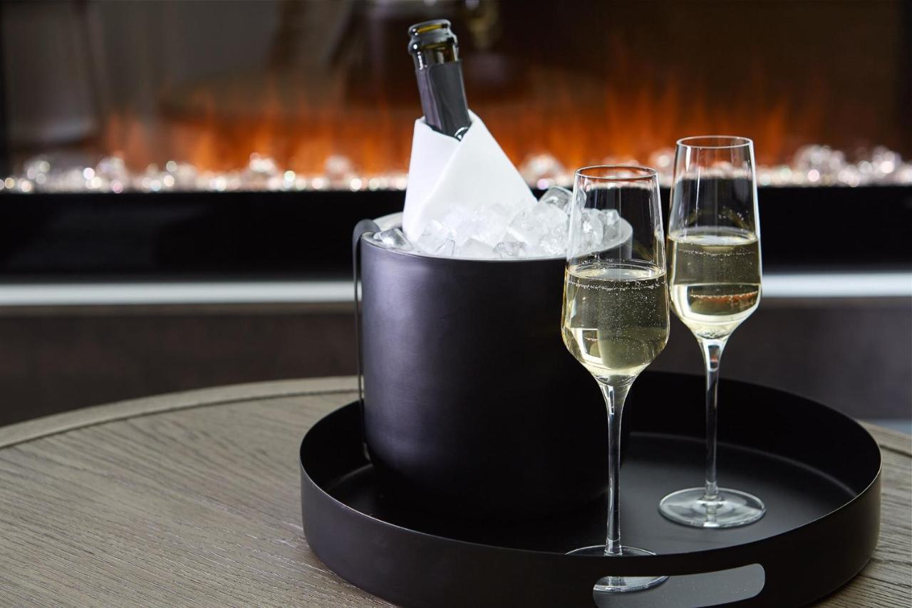 124 On Queen Hotel & Spa Niagara-on-the-Lake Kültér fotó Champagne
