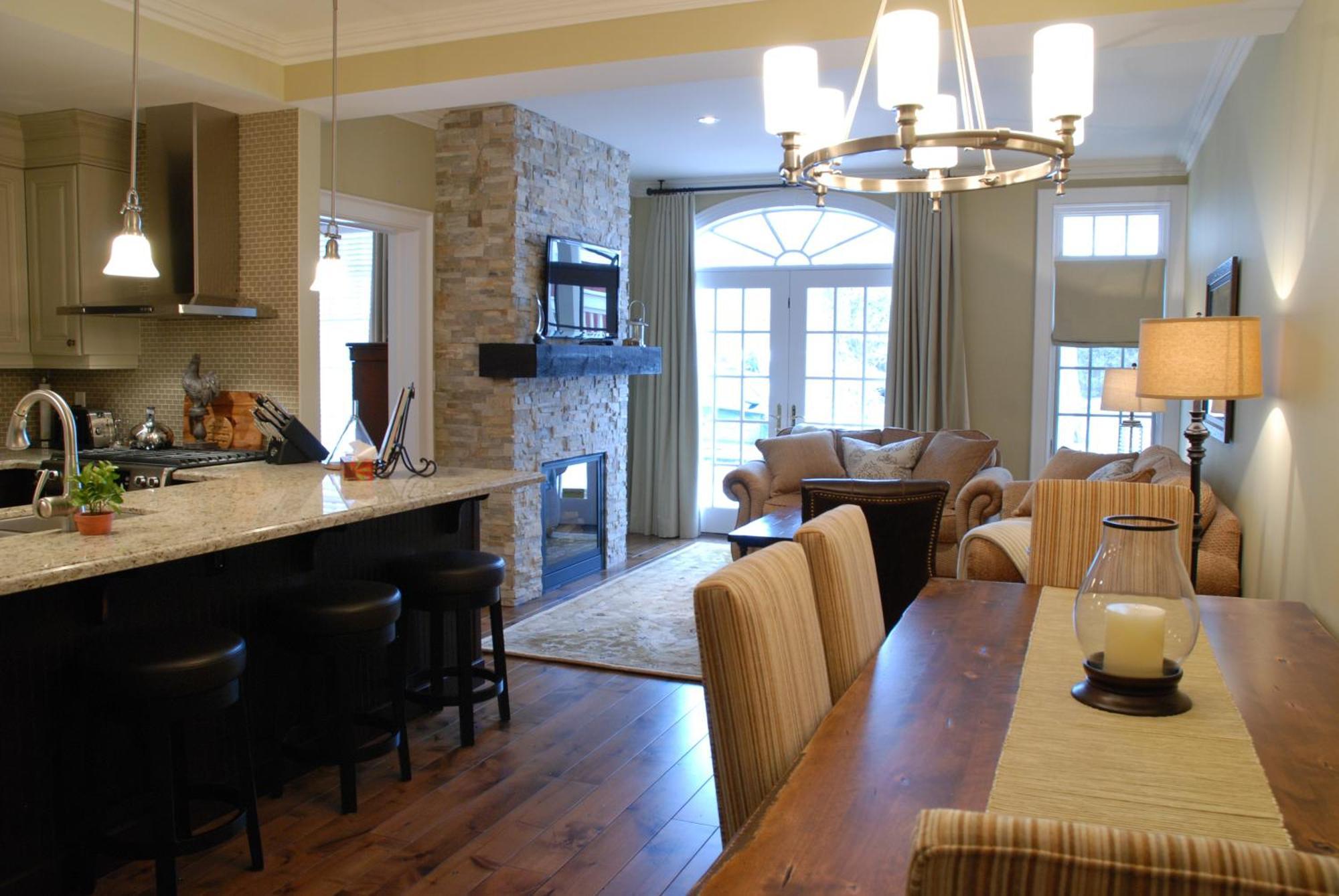 124 On Queen Hotel & Spa Niagara-on-the-Lake Kültér fotó A modern open-plan kitchen and dining room