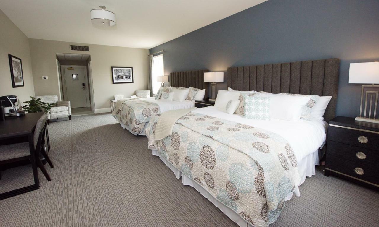 124 On Queen Hotel & Spa Niagara-on-the-Lake Kültér fotó A guest room at the Hotel Vermont