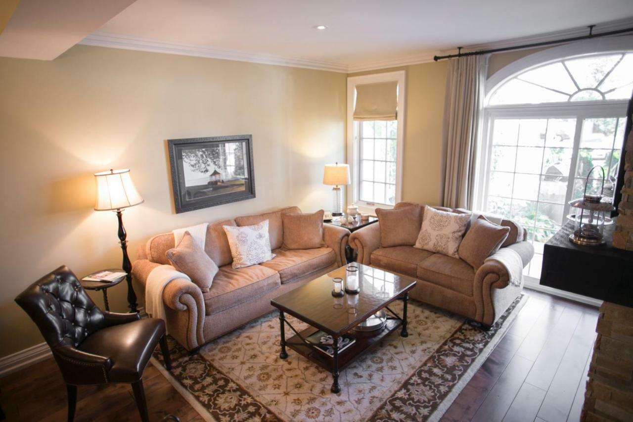 124 On Queen Hotel & Spa Niagara-on-the-Lake Kültér fotó A living room
